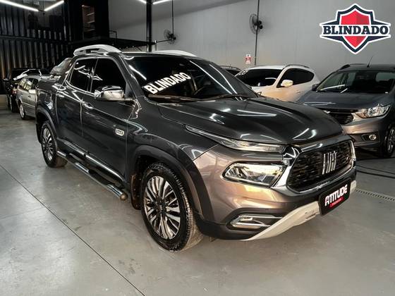 FIAT TORO 2.0 16V TURBO DIESEL RANCH 4WD AT9 FIAT TORO 2.0 16V TURBO DIESEL RANCH 4WD AT9